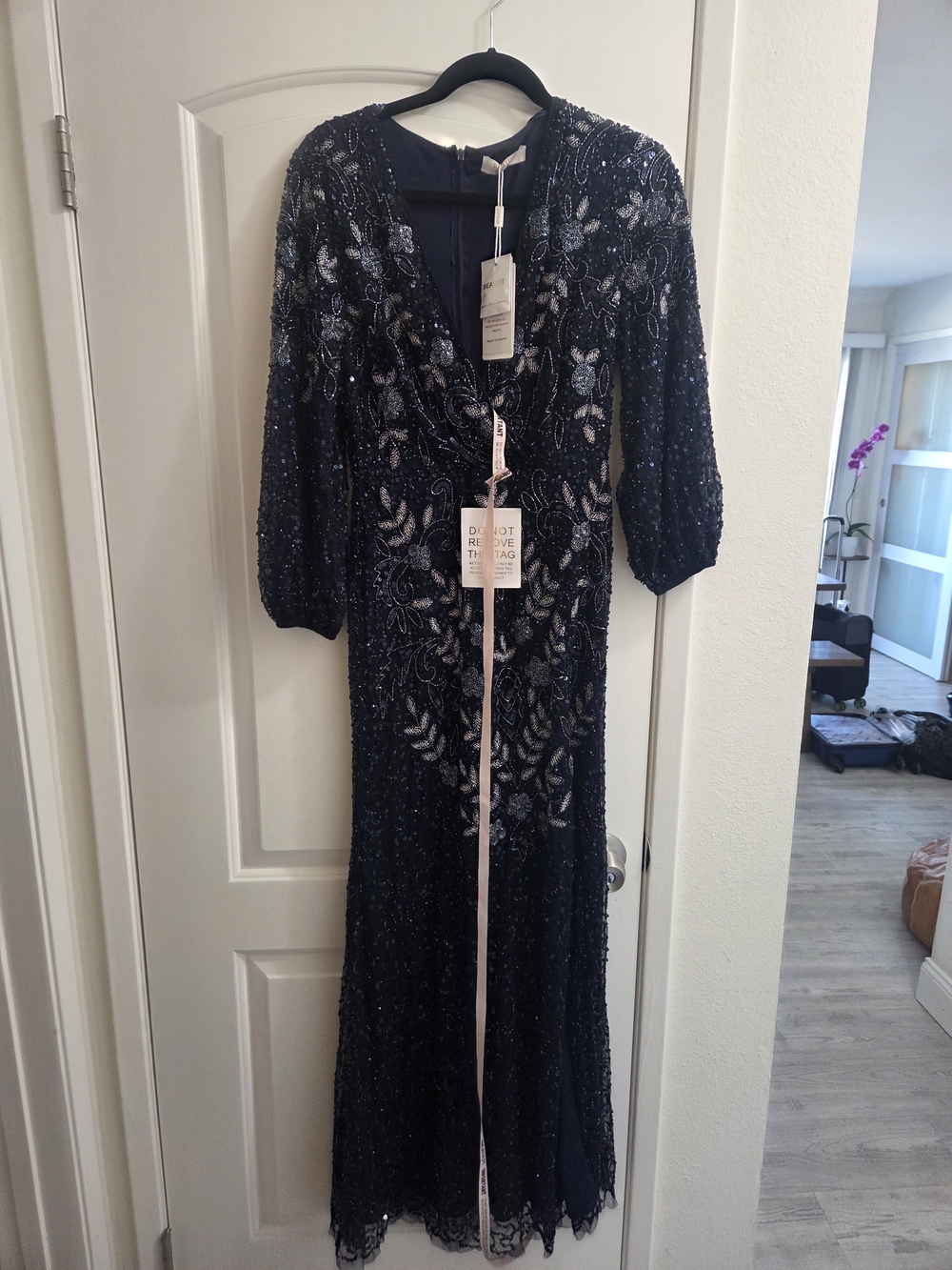 Embellised Sequin V-Neck Lace Evening Dress with Side Slit BEAUUT - Picture 5 of 5